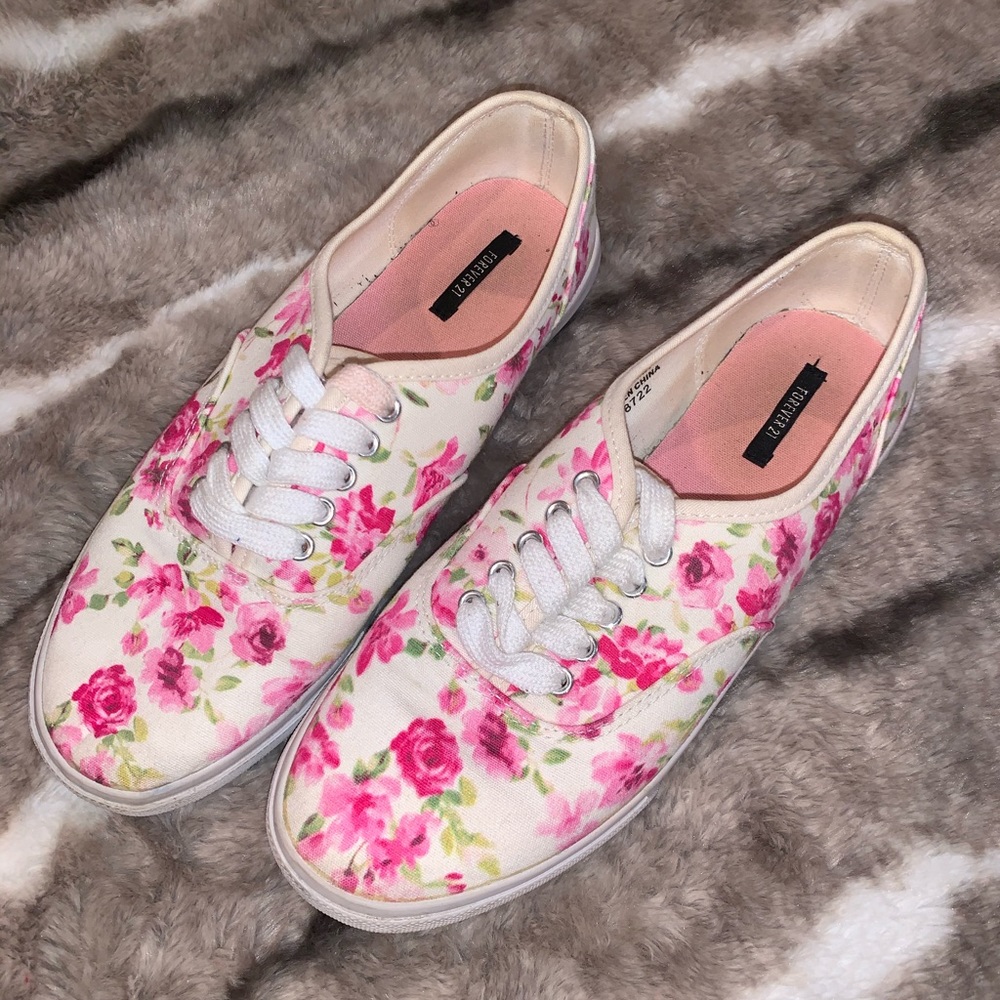 Forever 21 Floral Sneakers Size 8!